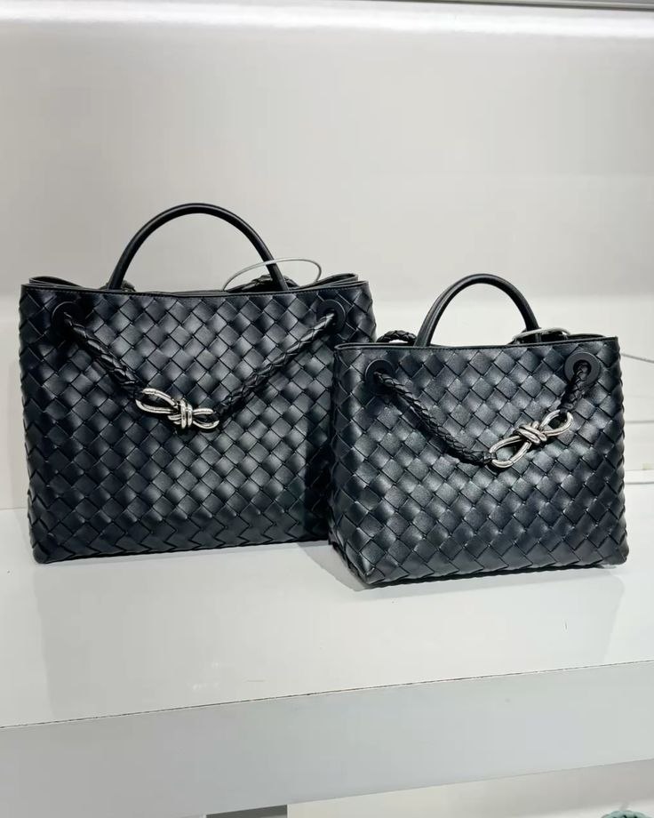 The Woven Knot Bag – Black