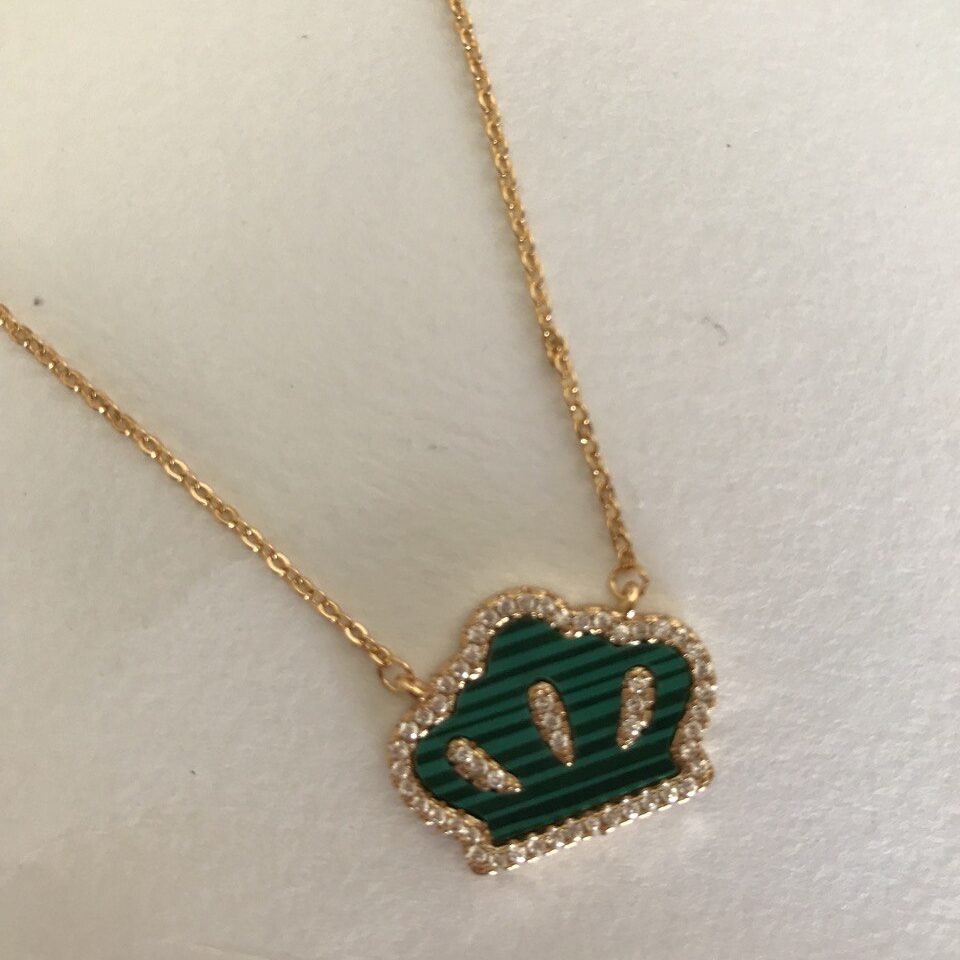 Malachite stone queen necklace