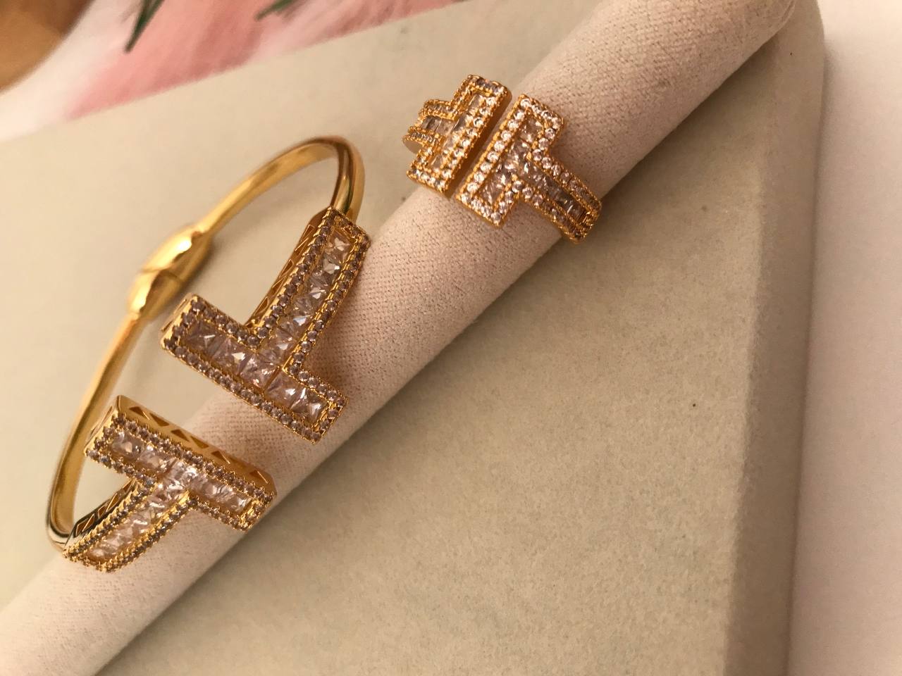 t design cuff bangle & ring Set