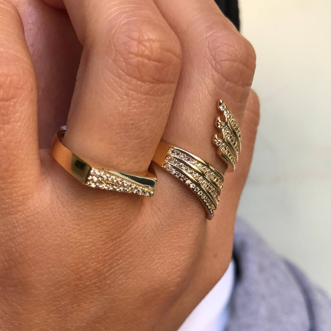 Simple zirconia ring
