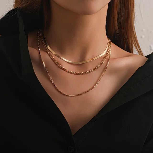 Triple layered necklace